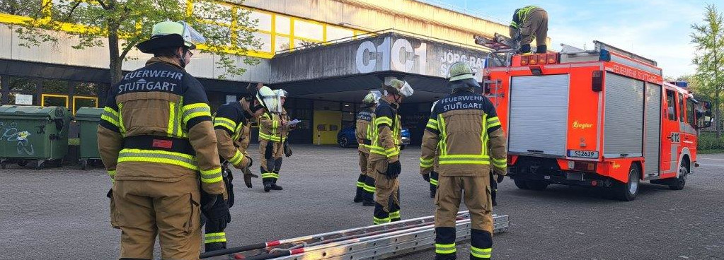 Einsatzfahrzeug der Feuerwehr Hofen